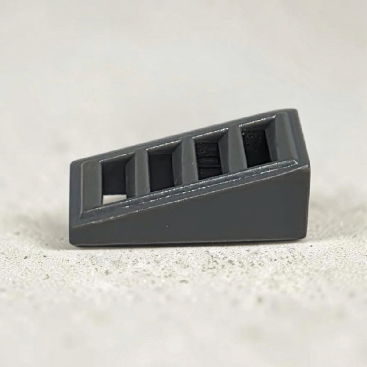 ROOF TILE WITH LATTICE 1X2X2/3 - 61409