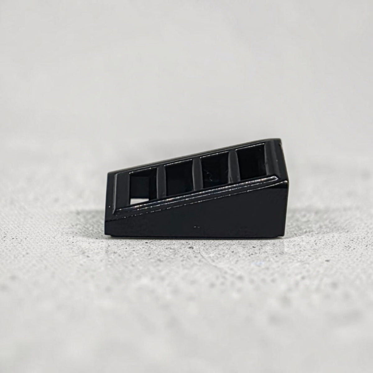 ROOF TILE WITH LATTICE 1X2X2/3 - 61409