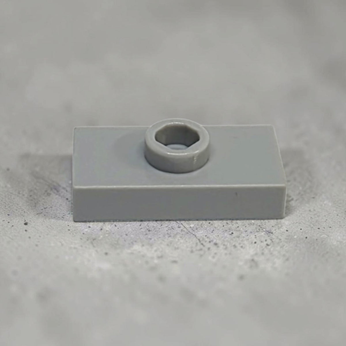 PLATE 1X2 WITH 1 KNOB - 15573