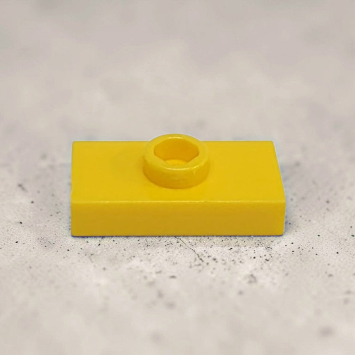 PLATE 1X2 WITH 1 KNOB - 15573